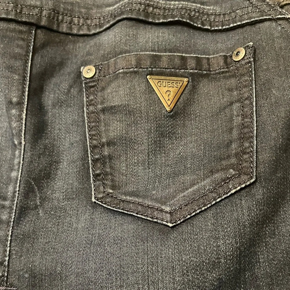 Guess premium denim skirt with zipper in back, size 27 - Picture 5 of 11